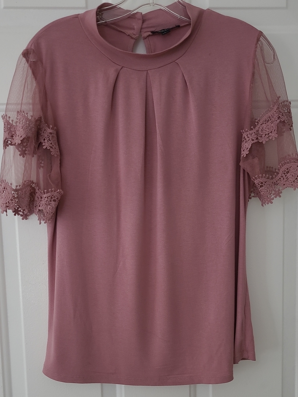 Willow Dusty Rose/ Mauve  Lace-Sleeve Short Sleeve Top